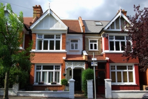 London Steep House Prices are Causing a Loss to Economy and Job Market